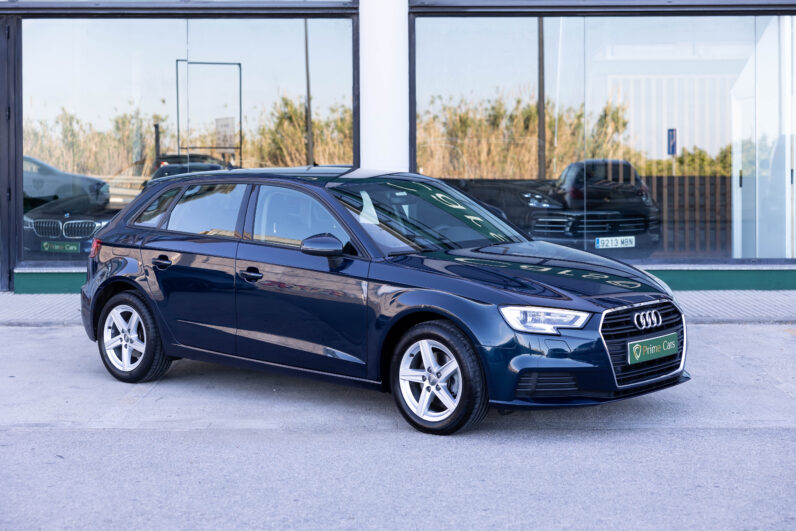 
								AUDI A3 SPORTBACK DESIGN 30 GTRON S TRONIC completo									