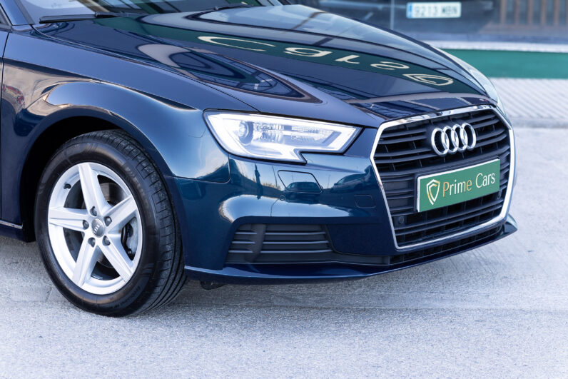 
								AUDI A3 SPORTBACK DESIGN 30 GTRON S TRONIC completo									