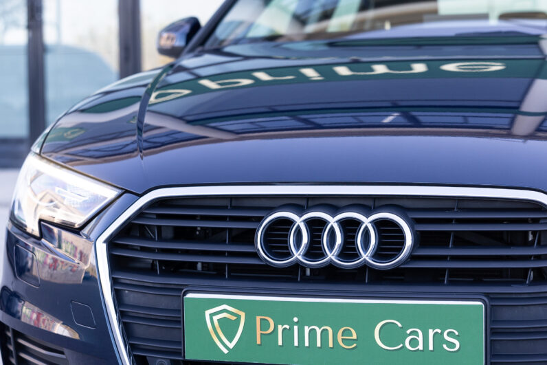 
								AUDI A3 SPORTBACK DESIGN 30 GTRON S TRONIC completo									