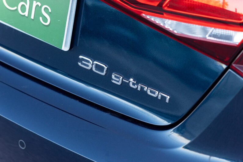 
								AUDI A3 SPORTBACK DESIGN 30 GTRON S TRONIC completo									