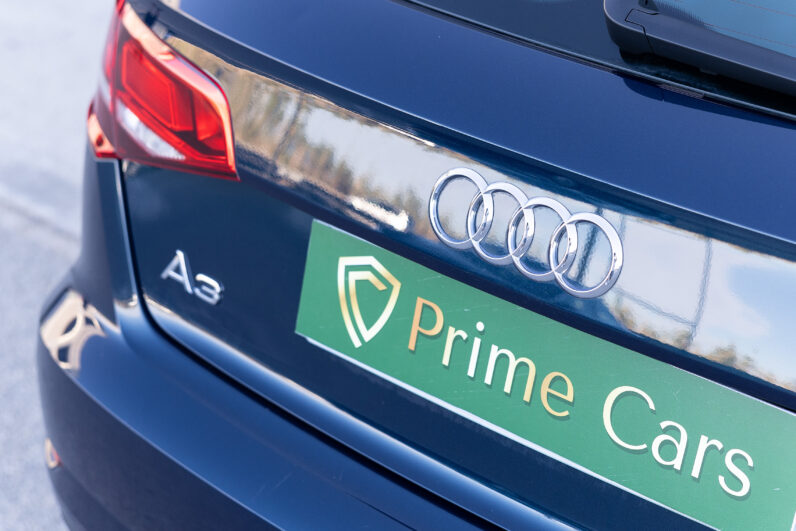 
								AUDI A3 SPORTBACK DESIGN 30 GTRON S TRONIC completo									