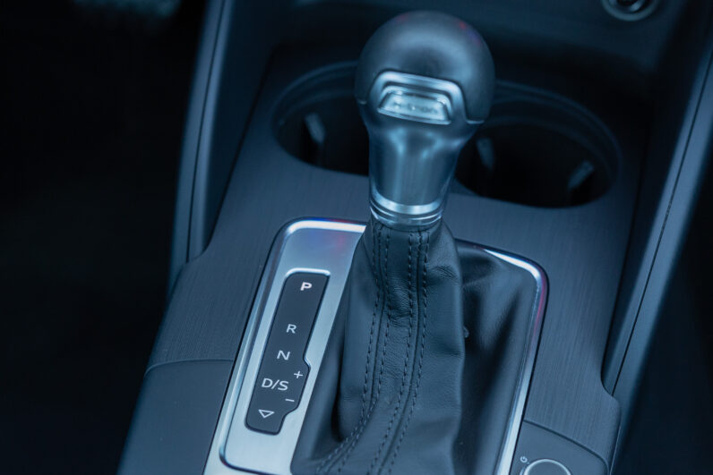 
								AUDI A3 SPORTBACK DESIGN 30 GTRON S TRONIC completo									