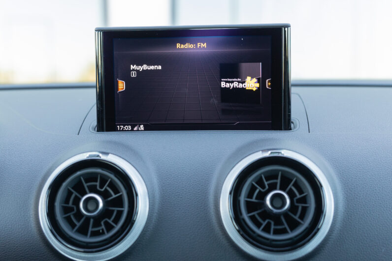 
								AUDI A3 SPORTBACK DESIGN 30 GTRON S TRONIC completo									