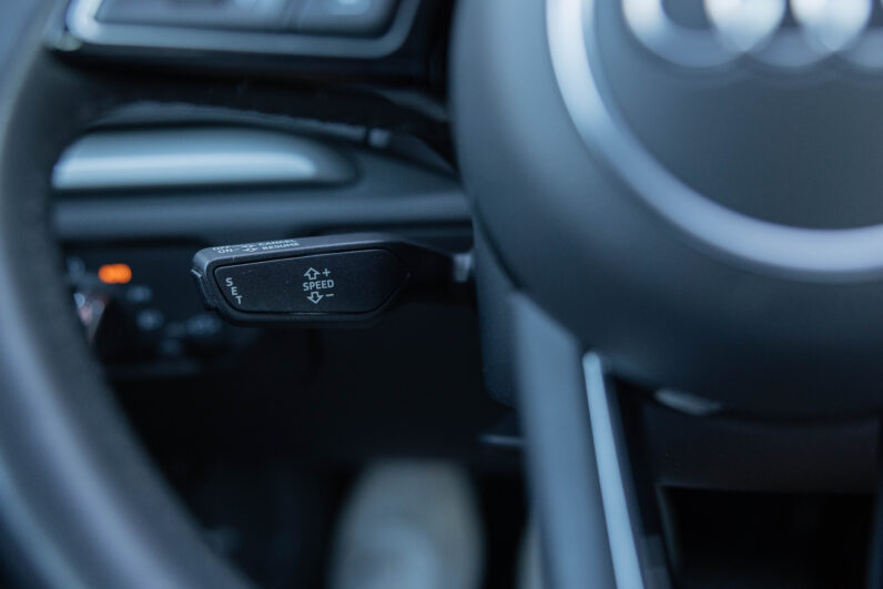 
								AUDI A3 SPORTBACK DESIGN 30 GTRON S TRONIC completo									