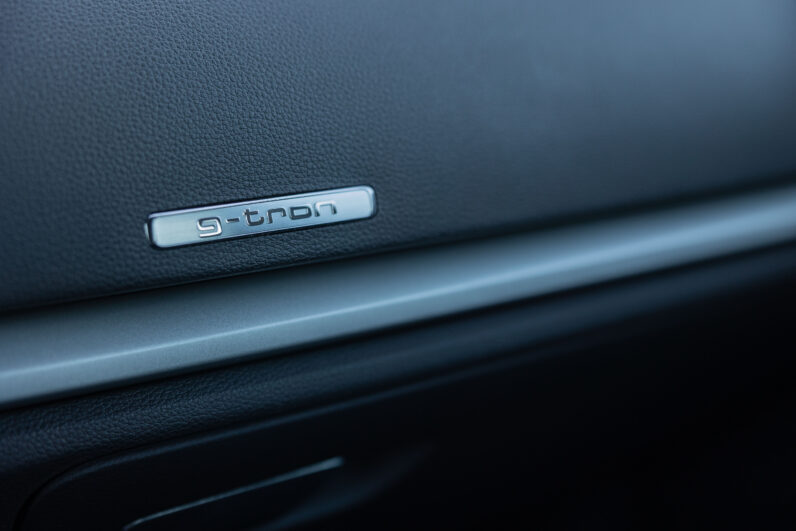 
								AUDI A3 SPORTBACK DESIGN 30 GTRON S TRONIC completo									