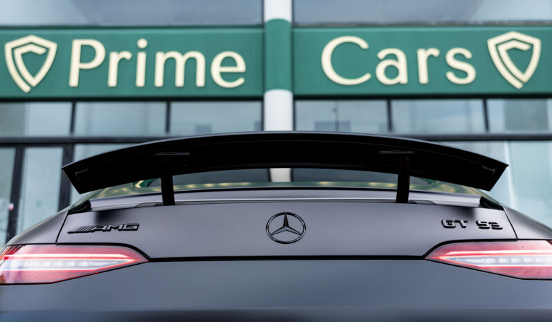 
								MERCEDES BENZ AMG GT 53+ 4 MATIC completo									