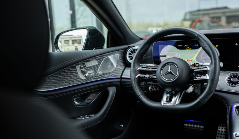 
								MERCEDES BENZ AMG GT 53+ 4 MATIC completo									