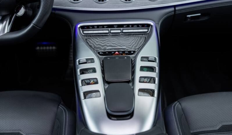 
								MERCEDES BENZ AMG GT 53+ 4 MATIC completo									