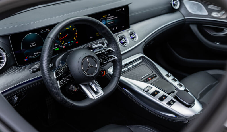 
								MERCEDES BENZ AMG GT 53+ 4 MATIC completo									