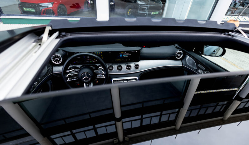 
								MERCEDES BENZ AMG GT 53+ 4 MATIC completo									