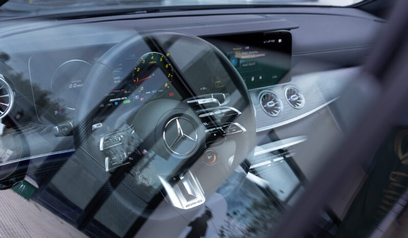 
								MERCEDES BENZ AMG GT 53+ 4 MATIC completo									