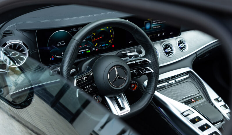 
								MERCEDES BENZ AMG GT 53+ 4 MATIC completo									