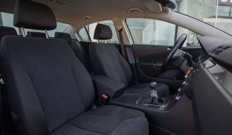 
								VOLKSWAGEN PASSAT 2.0 TDI completo									