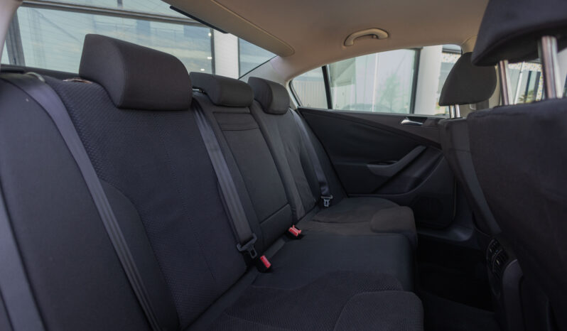 
								VOLKSWAGEN PASSAT 2.0 TDI completo									