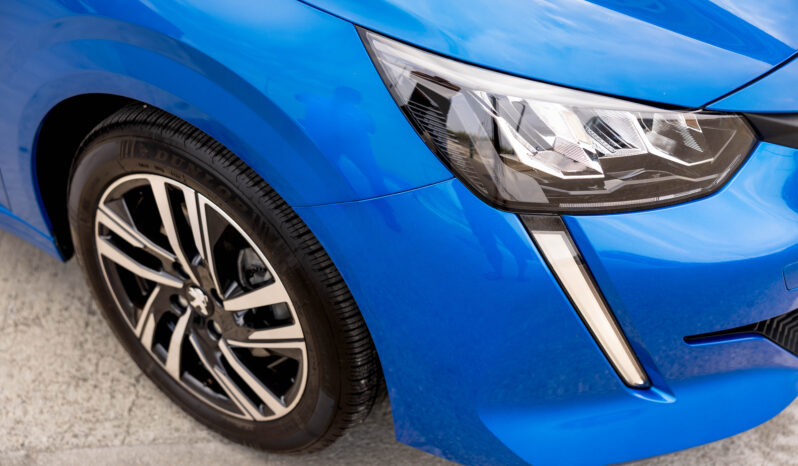 
								PEUGEOT 208 ACTIVE PACK completo									