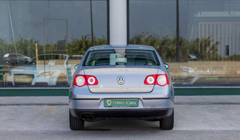 
								VOLKSWAGEN PASSAT 2.0 TDI completo									