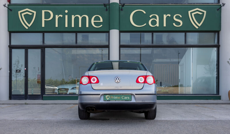 
								VOLKSWAGEN PASSAT 2.0 TDI completo									