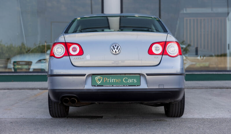 
								VOLKSWAGEN PASSAT 2.0 TDI completo									