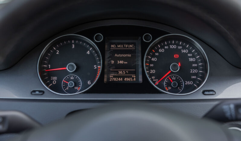 
								VOLKSWAGEN PASSAT 2.0 TDI completo									