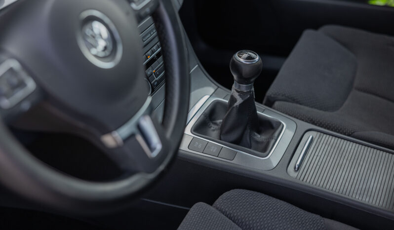 
								VOLKSWAGEN PASSAT 2.0 TDI completo									