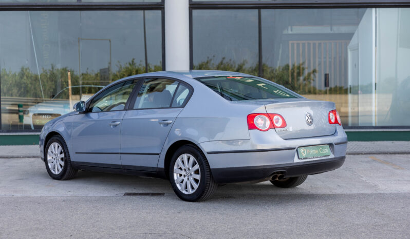 
								VOLKSWAGEN PASSAT 2.0 TDI completo									