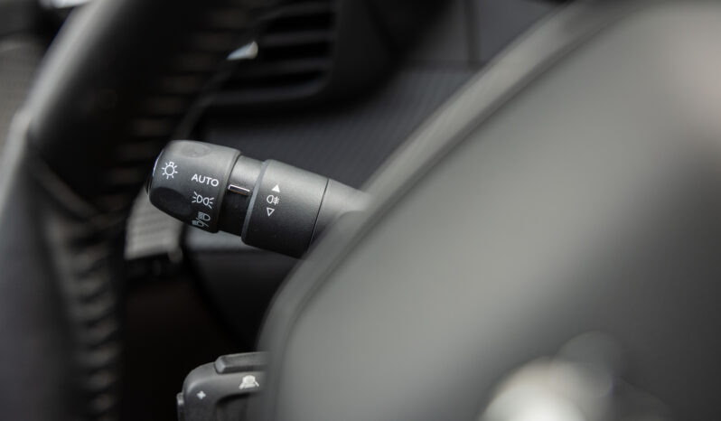 
								PEUGEOT 208 ACTIVE PACK completo									