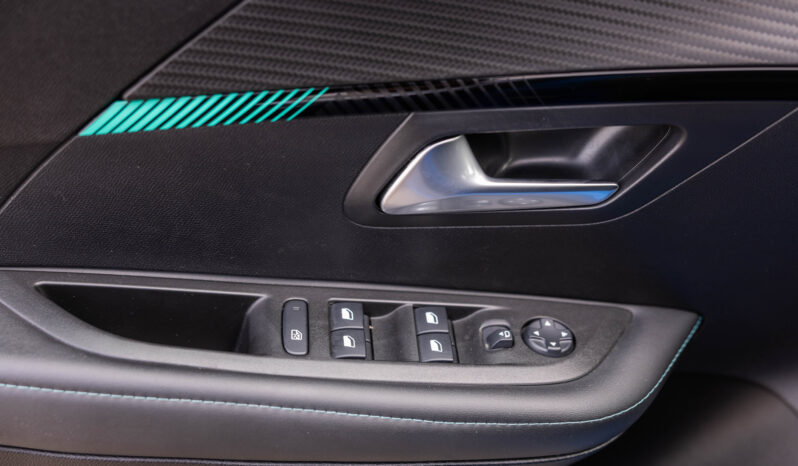 
								PEUGEOT 208 ACTIVE PACK completo									