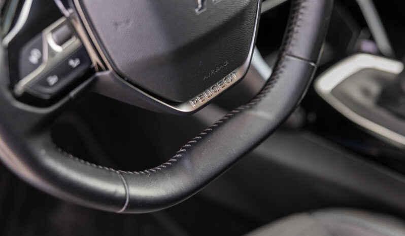 
								PEUGEOT 208 ACTIVE PACK completo									
