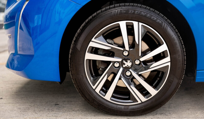
								PEUGEOT 208 ACTIVE PACK completo									