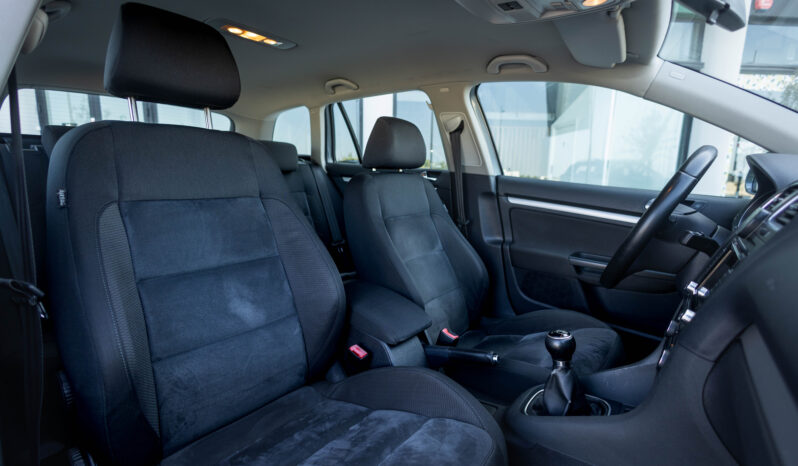 
								VOLKSWAGEN GOLF VARIANT completo									