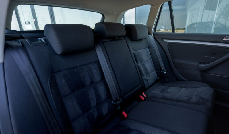 
								VOLKSWAGEN GOLF VARIANT completo									