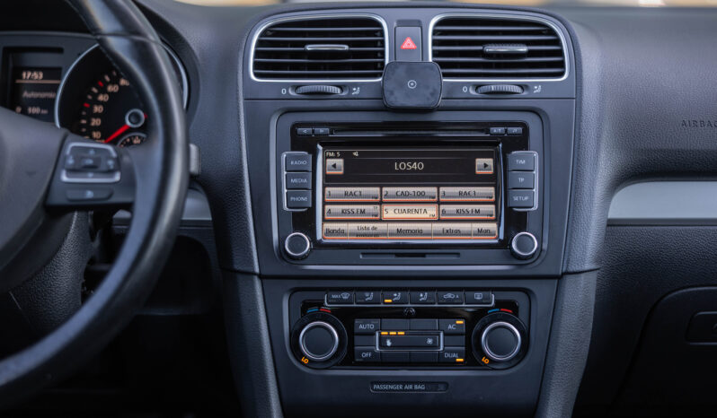 
								VOLKSWAGEN GOLF VARIANT completo									