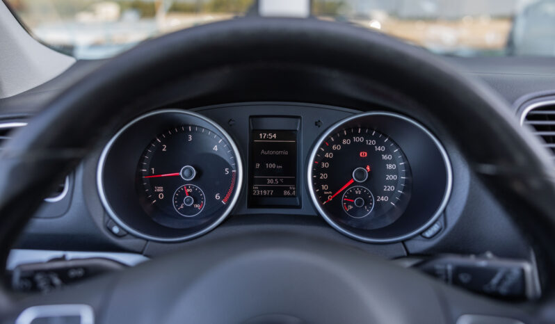 
								VOLKSWAGEN GOLF VARIANT completo									