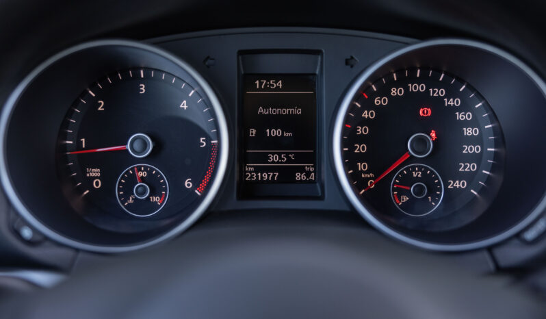 
								VOLKSWAGEN GOLF VARIANT completo									