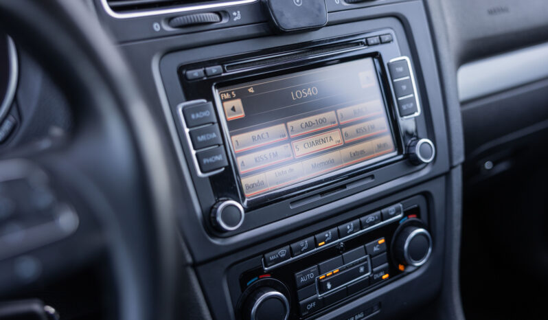 
								VOLKSWAGEN GOLF VARIANT completo									