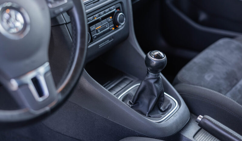 
								VOLKSWAGEN GOLF VARIANT completo									