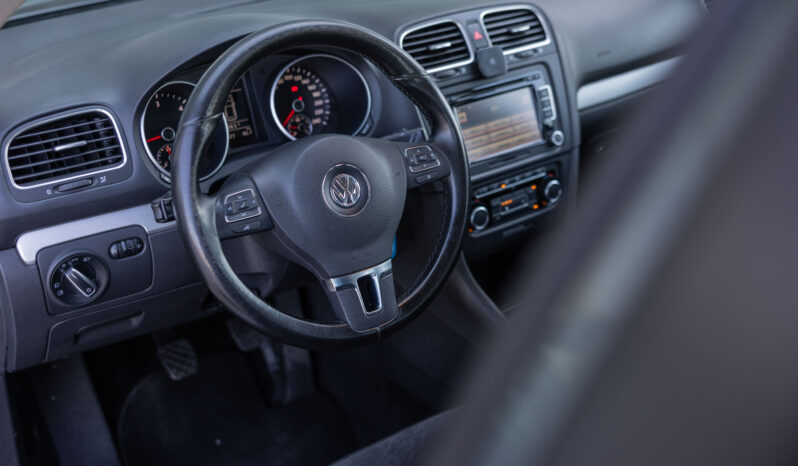 
								VOLKSWAGEN GOLF VARIANT completo									