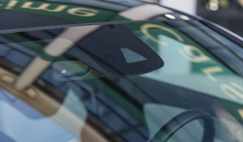 
								Mercedes Benz Cla 200 completo									