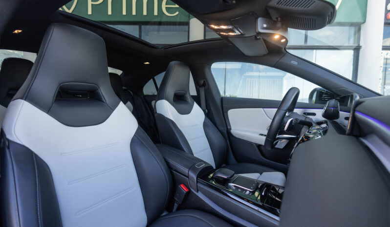 
								Mercedes Benz Cla 200 completo									