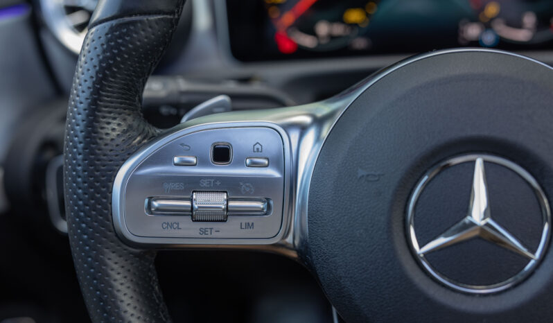 
								Mercedes Benz Cla 200 completo									