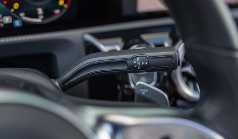 
								Mercedes Benz Cla 200 completo									