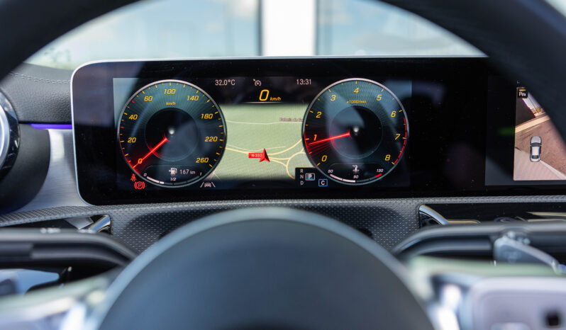 
								Mercedes Benz Cla 200 completo									