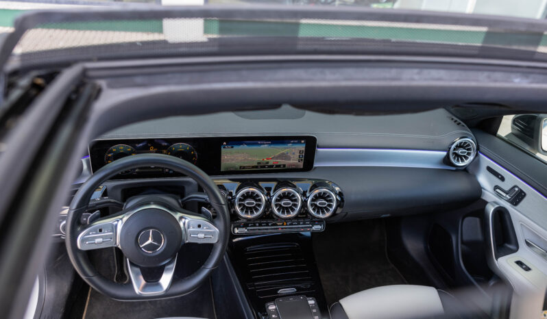 
								Mercedes Benz Cla 200 completo									