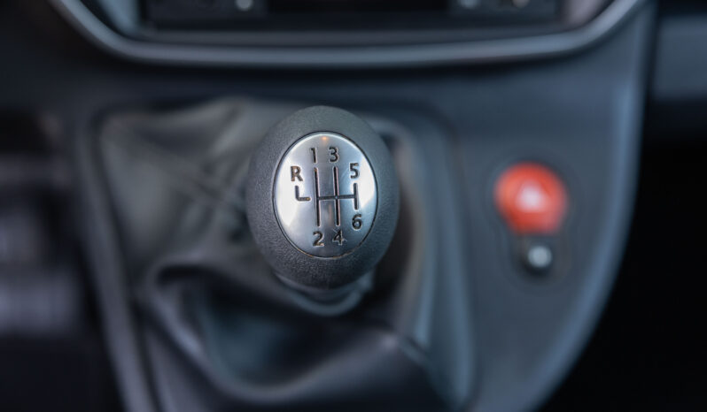 
								Nissan NV250 Óptima completo									