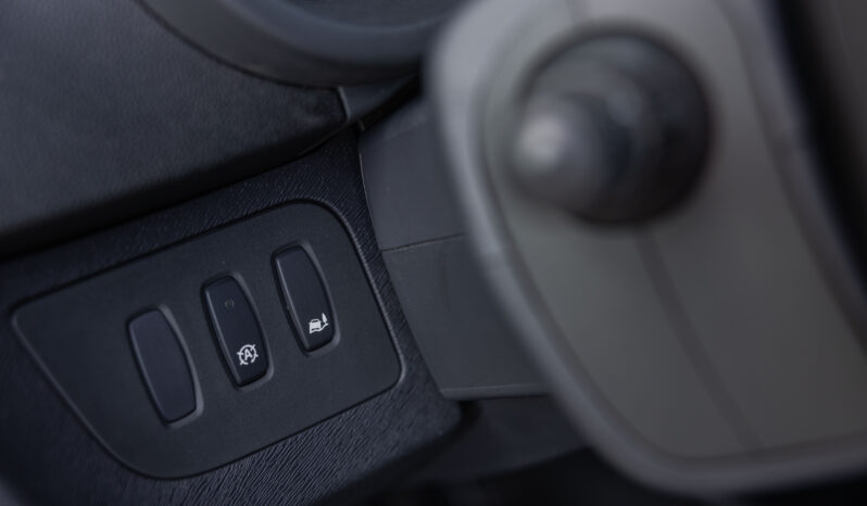 
								Nissan NV250 Óptima completo									