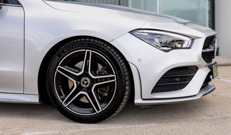 
								Mercedes Benz Cla 200 completo									