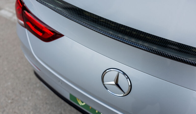 
								Mercedes Benz Cla 200 completo									