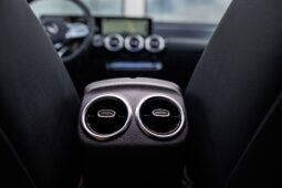 
										Mercedes Benz Cla 200 completo									