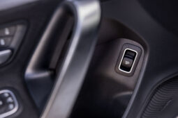 
										Mercedes Benz Cla 200 completo									