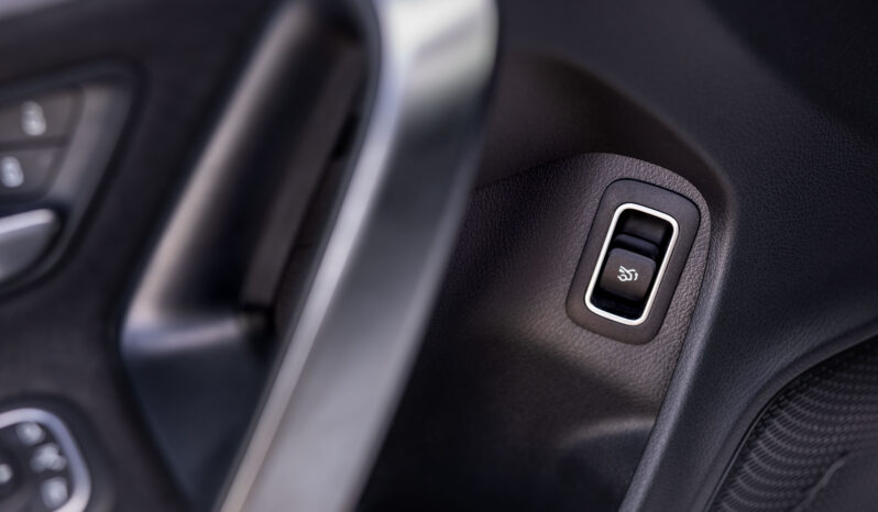 
								Mercedes Benz Cla 200 completo									